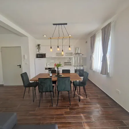 Meri Apartment *